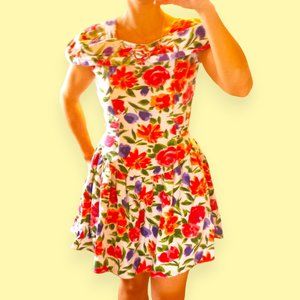 Beautiful Vintage Flower Garden Dress Size 3